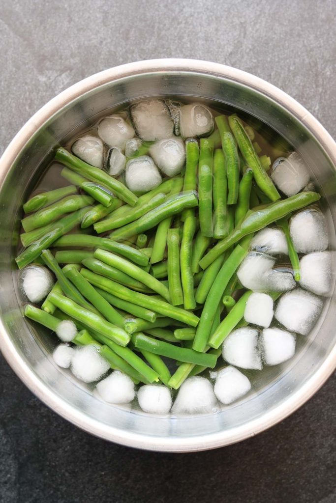 blanching green beans for simple green bean tomato salad