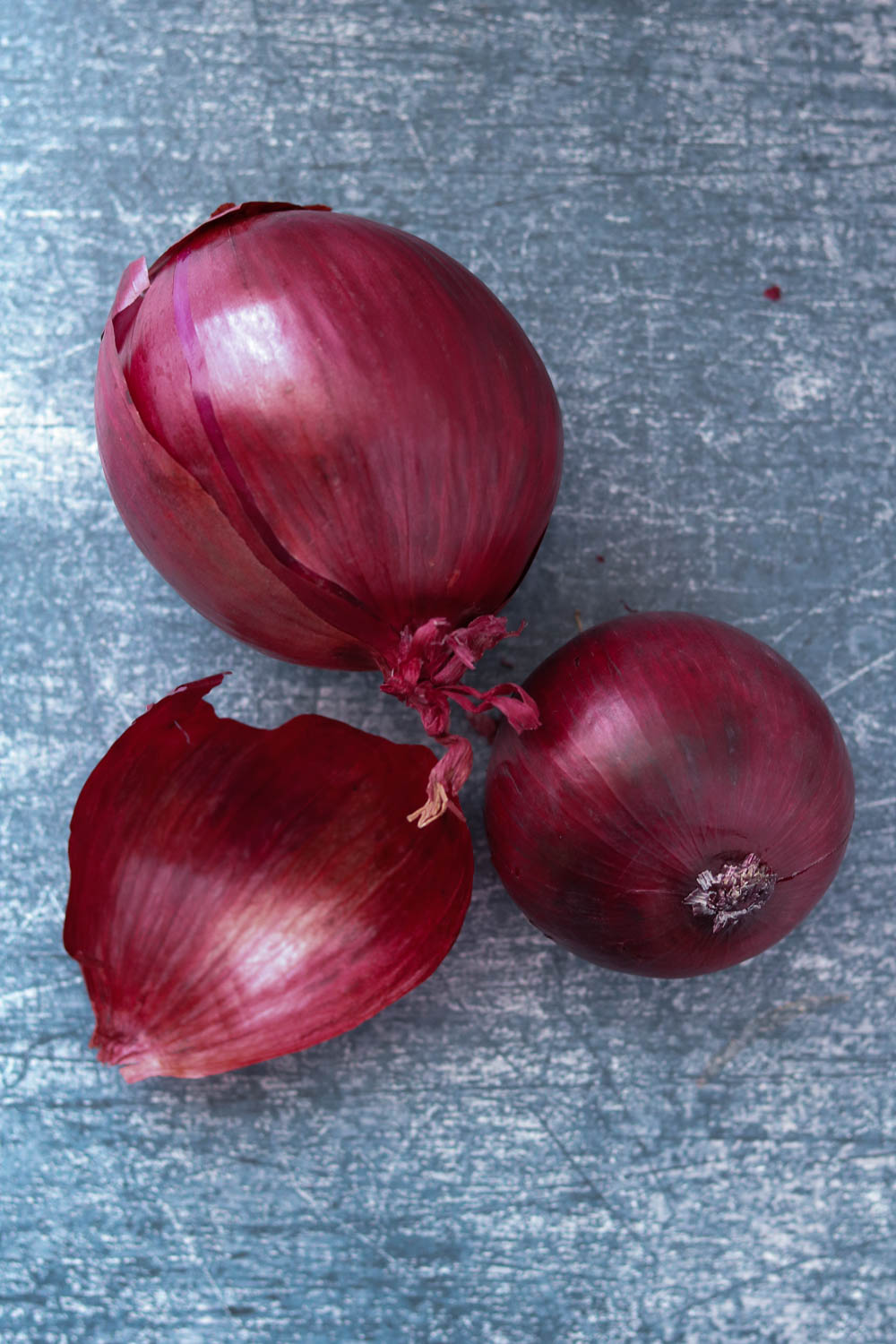 whole red onions 