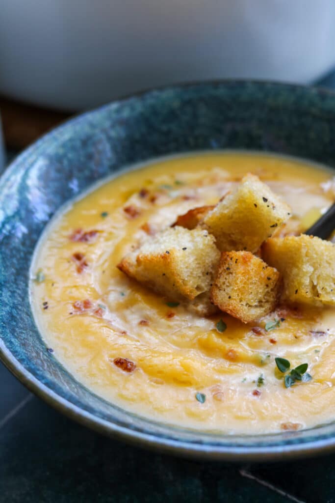 roasted butternut squash soup with croutons