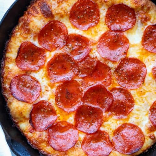 cast iron pan pizza close up